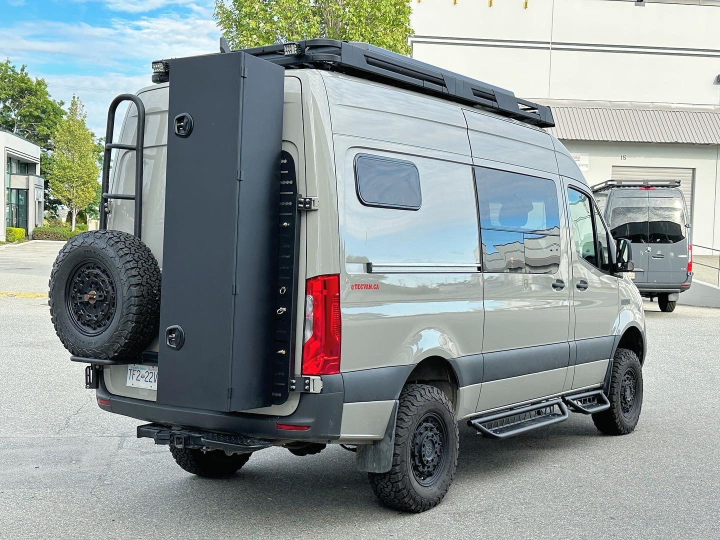 Tec Vanlife Aluminum Storage Ski & Snowboard Box - Trenta