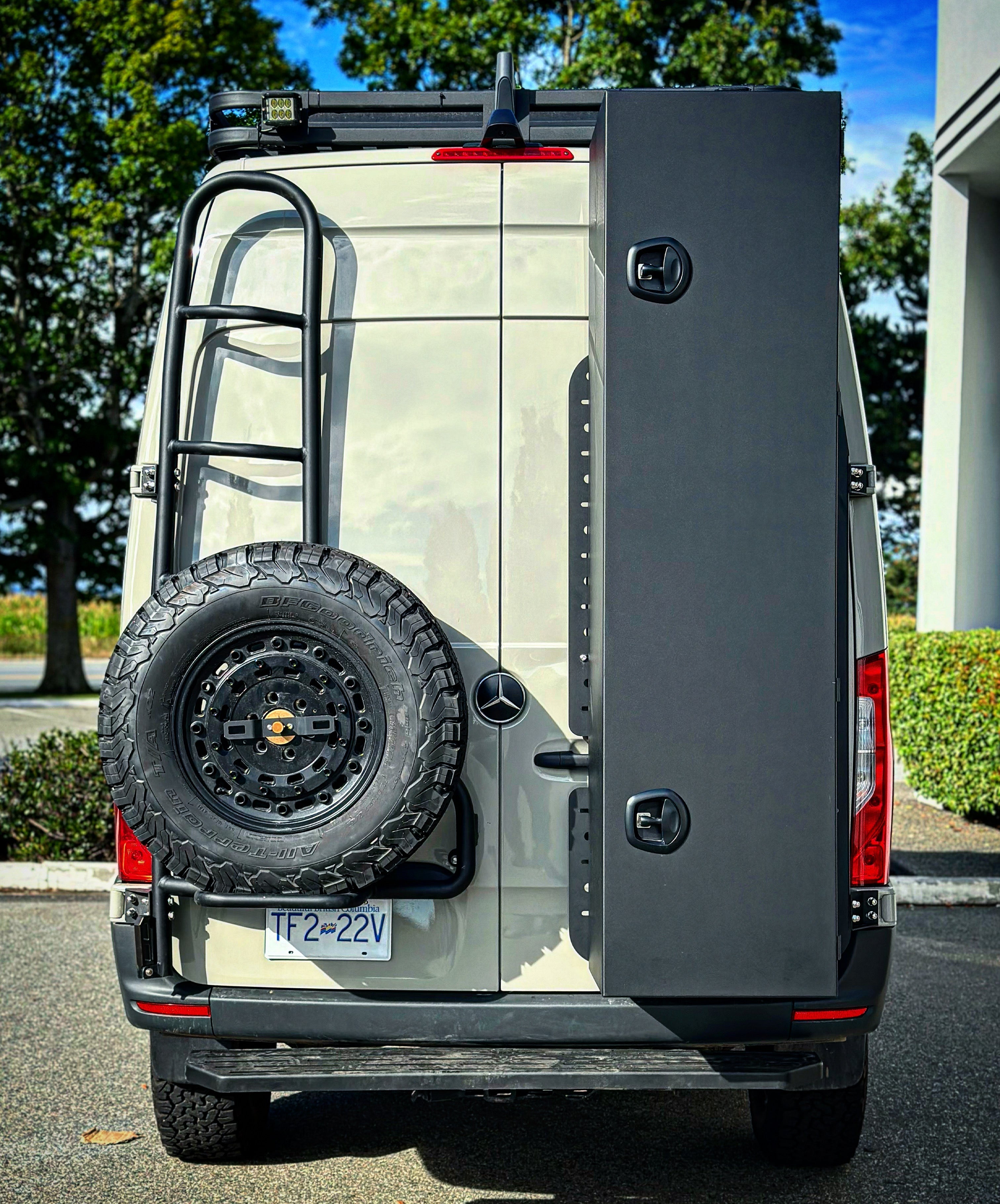 Tec Vanlife Aluminum Storage Ski & Snowboard Box - Trenta