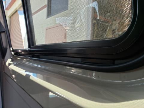 AM Auto - Sprinter - Passenger Side - Forward Window - Half Slider w/ Screen