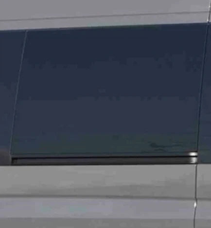 AM Auto - Sprinter - Passenger Side - Middle Window - Fixed Glass - 170" & 170" EXT WB
