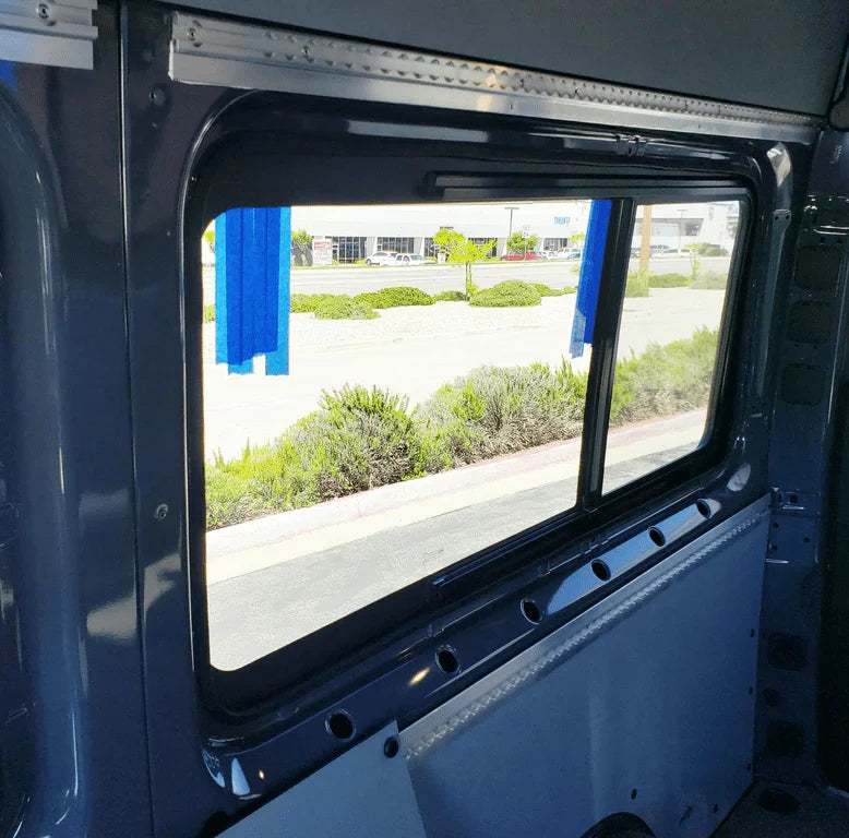 AM Auto - Sprinter - Passenger Side - Rear Window - Half Slider w/ Screen - 144" WB
