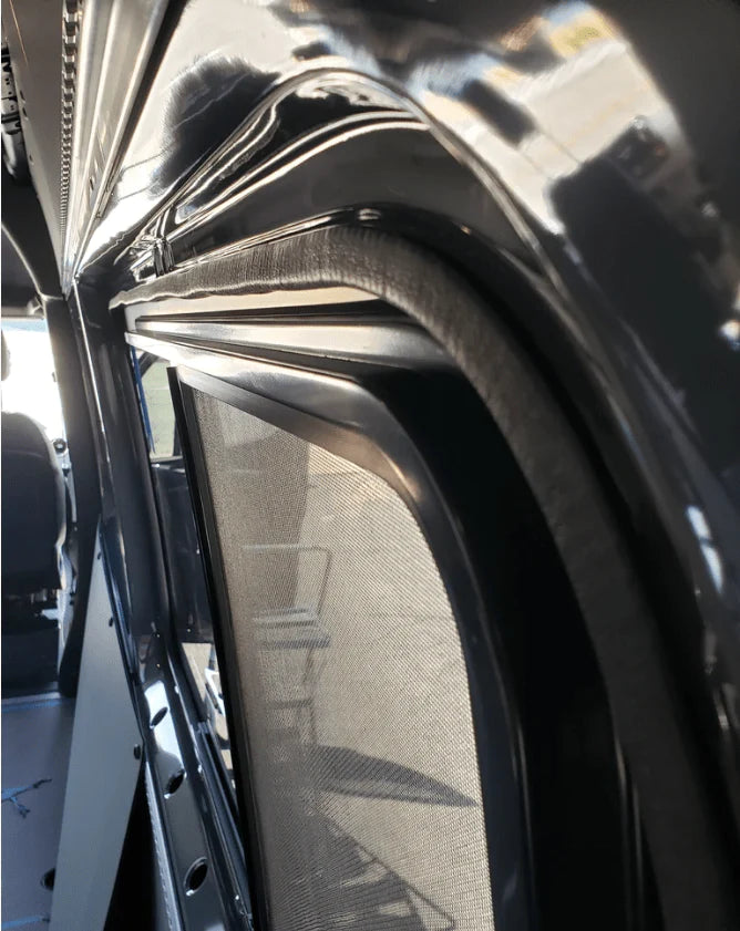 AM Auto - Sprinter - Passenger Side - Rear Window - Half Slider w/ Screen - 144" WB