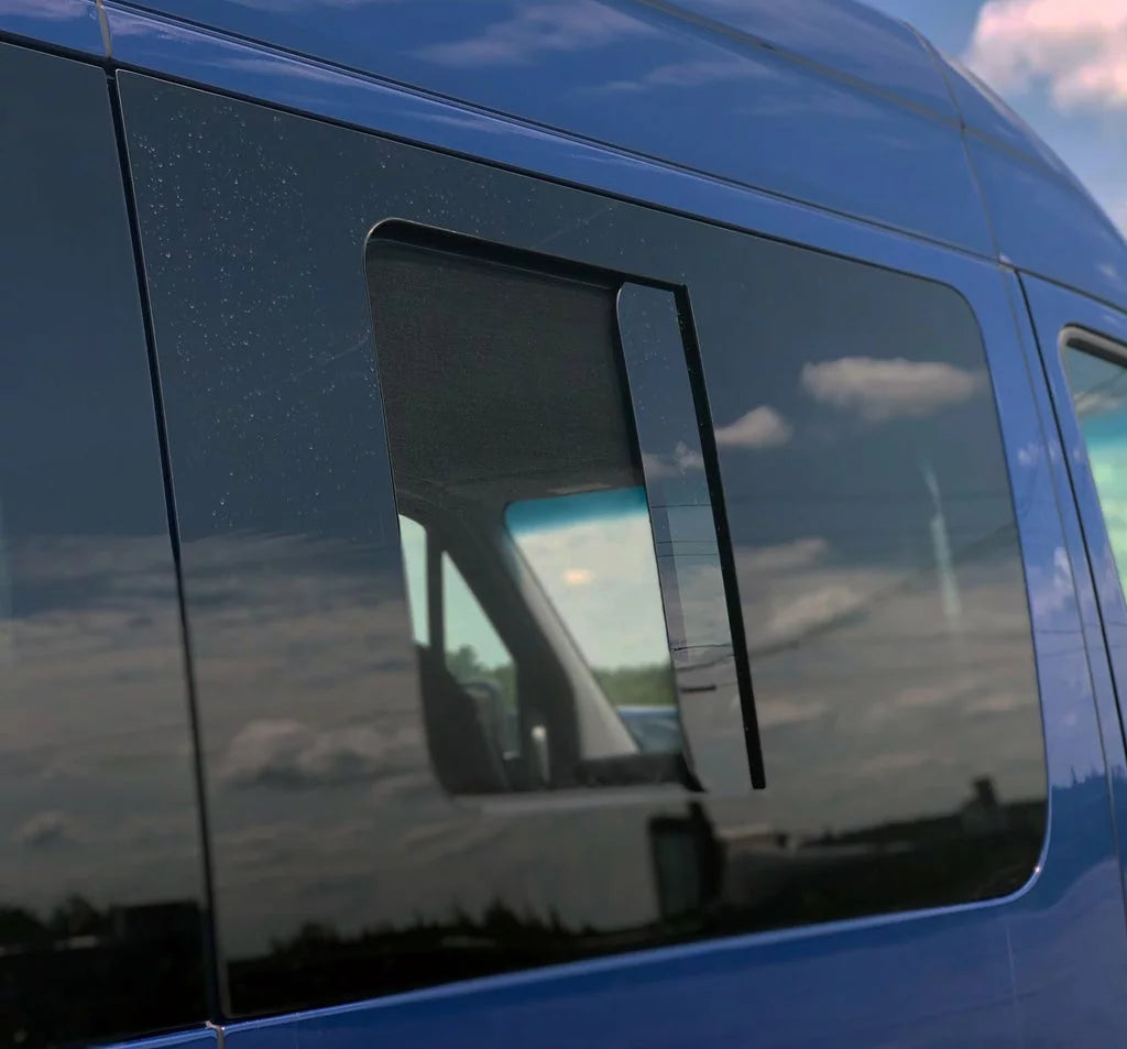 AM Auto - Sprinter - Passenger Side - Forward Window - Half Slider w/ Screen