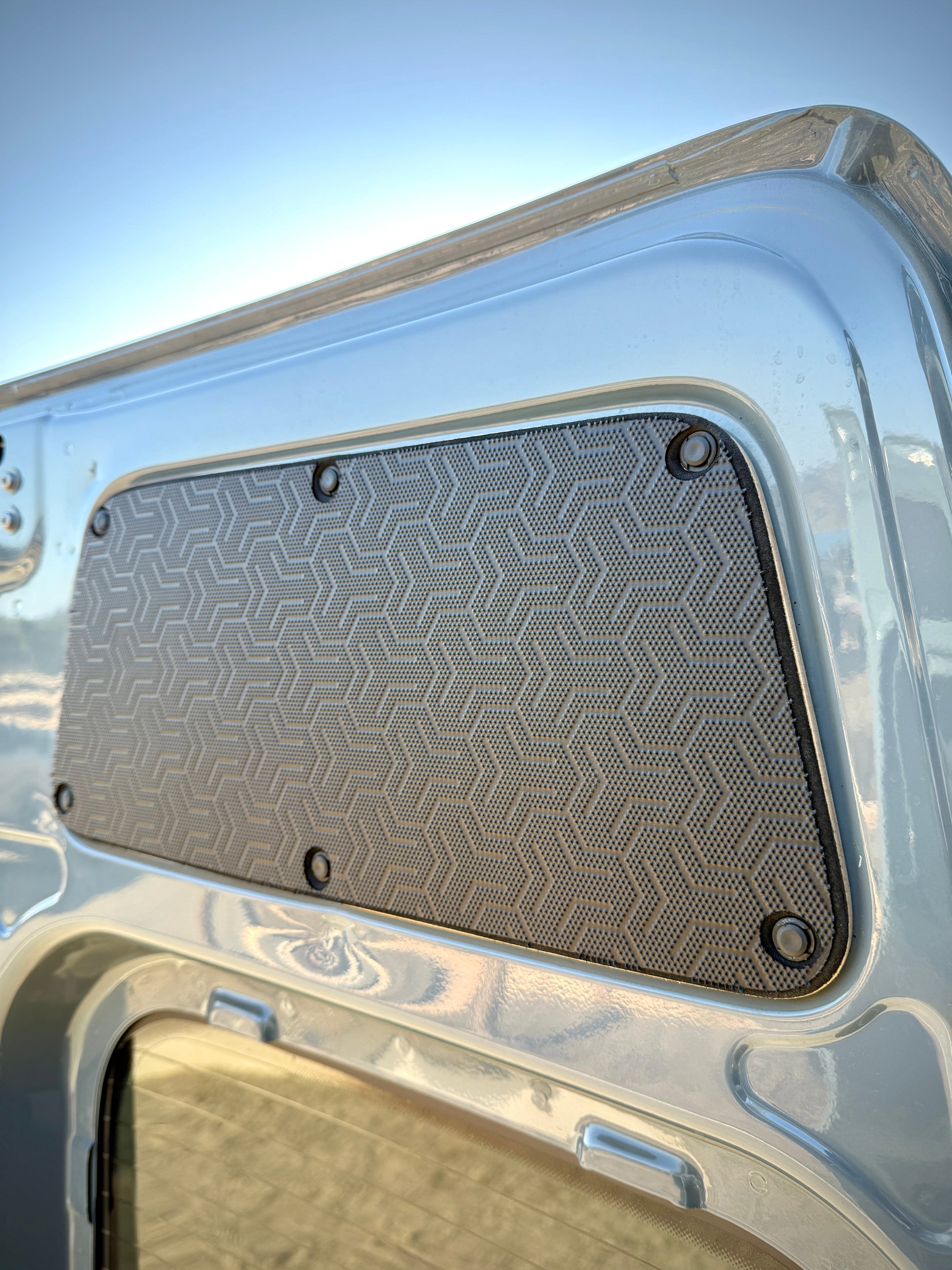 Mercedes Sprinter Upper Rear Door Panels (Pair) – Tetrapod Design (2007+)