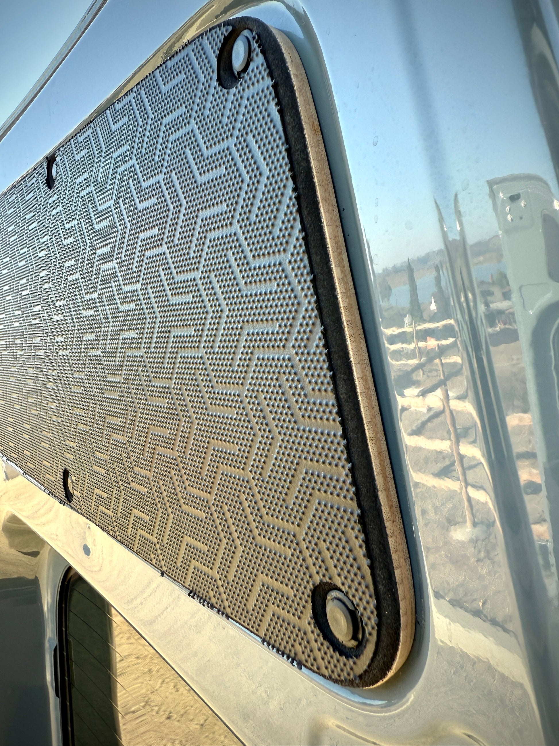 Mercedes Sprinter Upper Rear Door Panels (Pair) – Tetrapod Design (2007+)