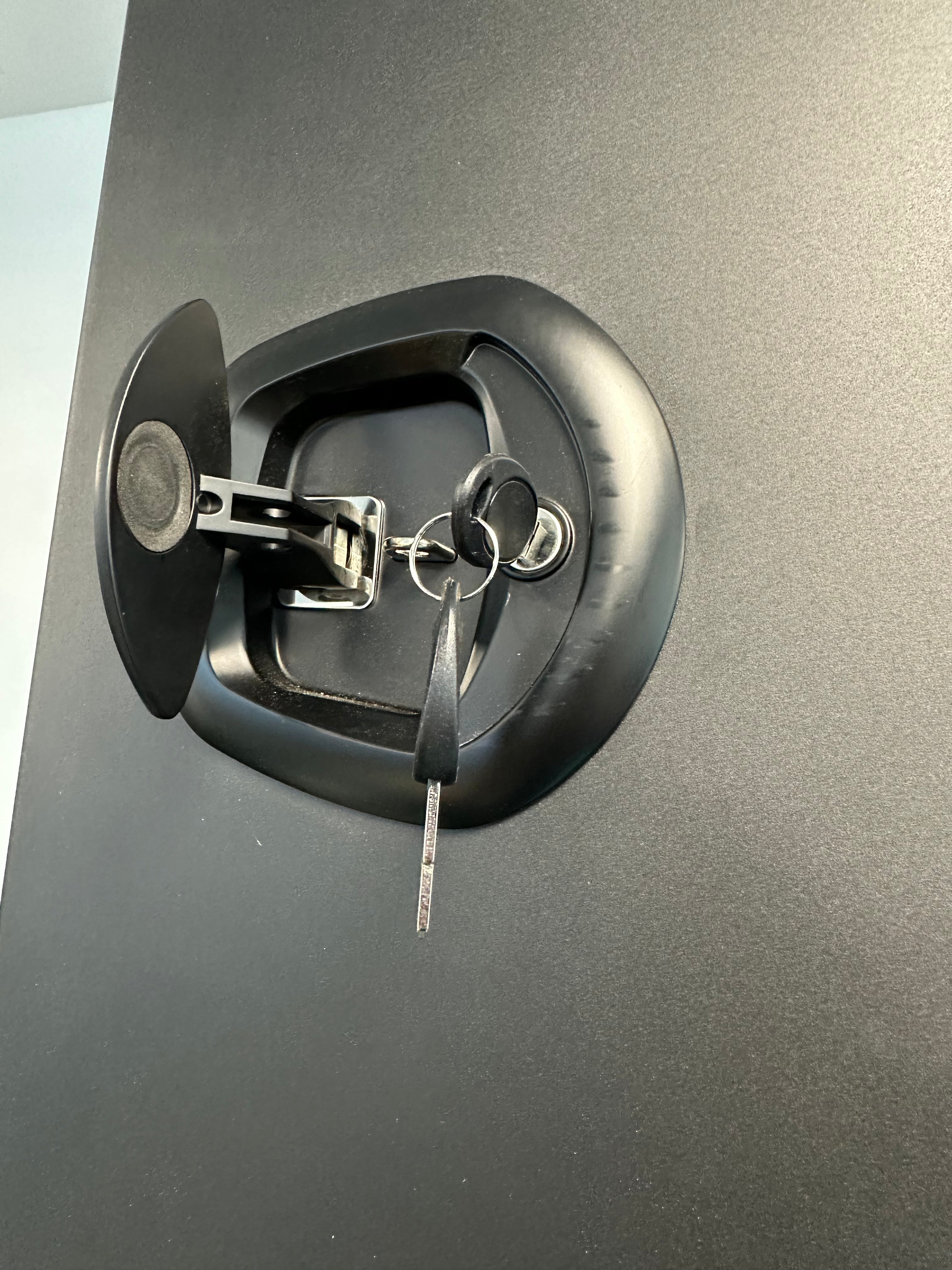 Tec Vanlife Aluminum Storage Ski & Snowboard Box - Trenta