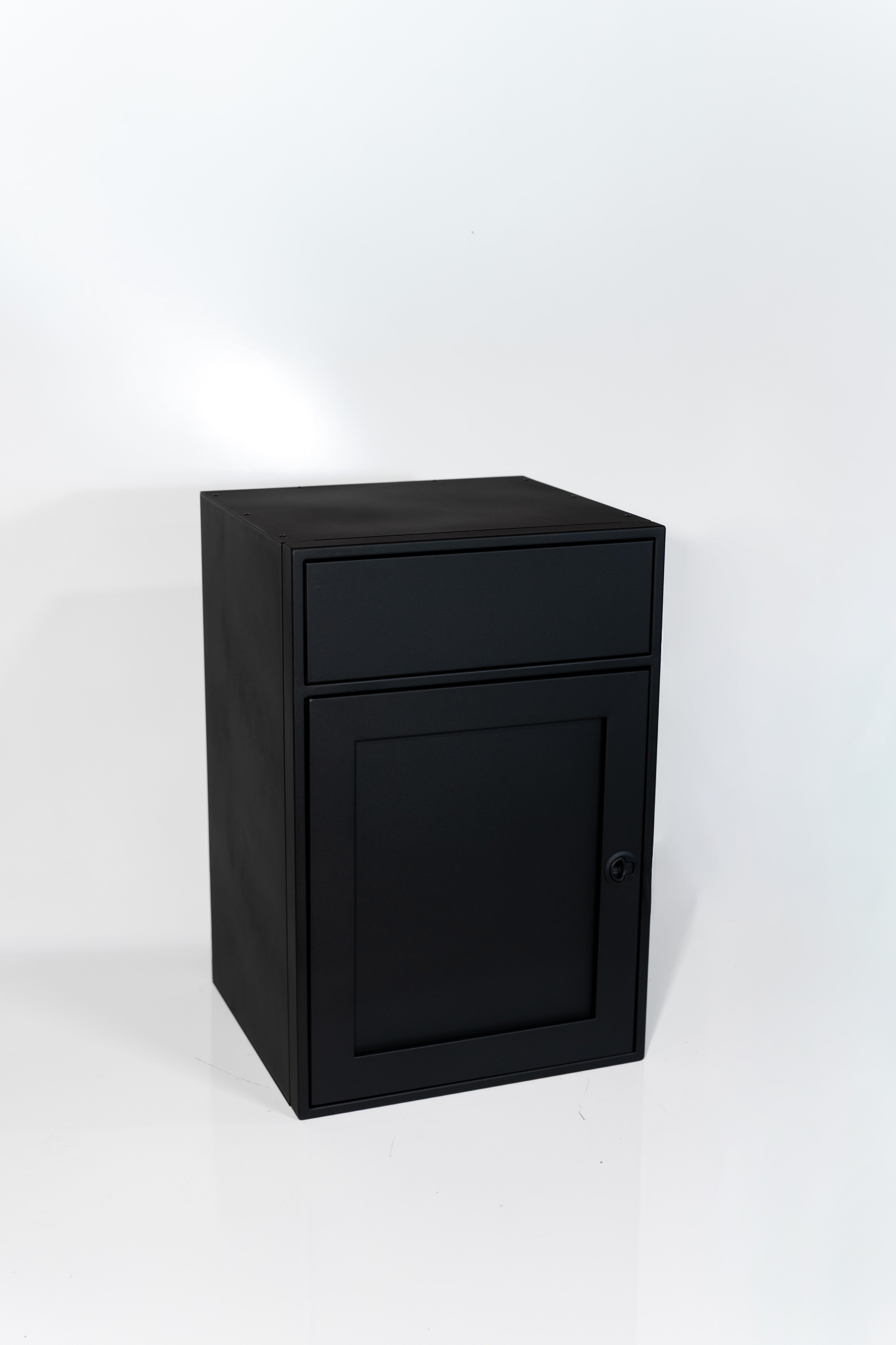 Van Wife Components - Kitchen Sink Base Cabinet - 24