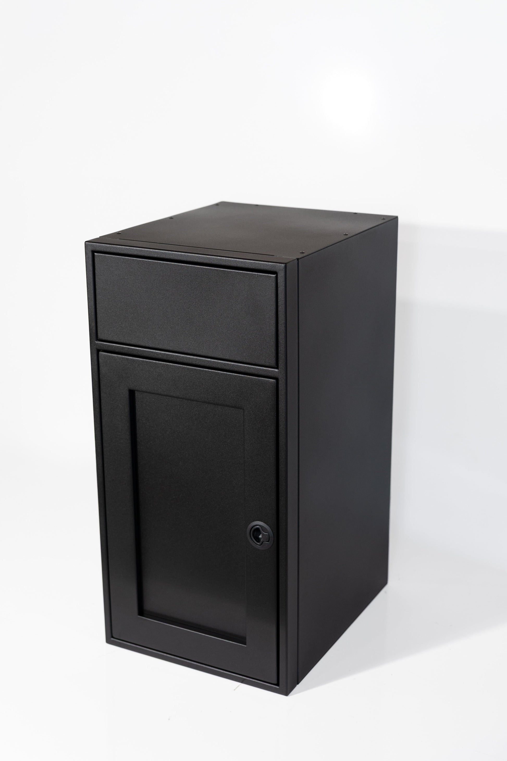 Van Wife Components - Kitchen Sink Base Cabinet - 18" Wide