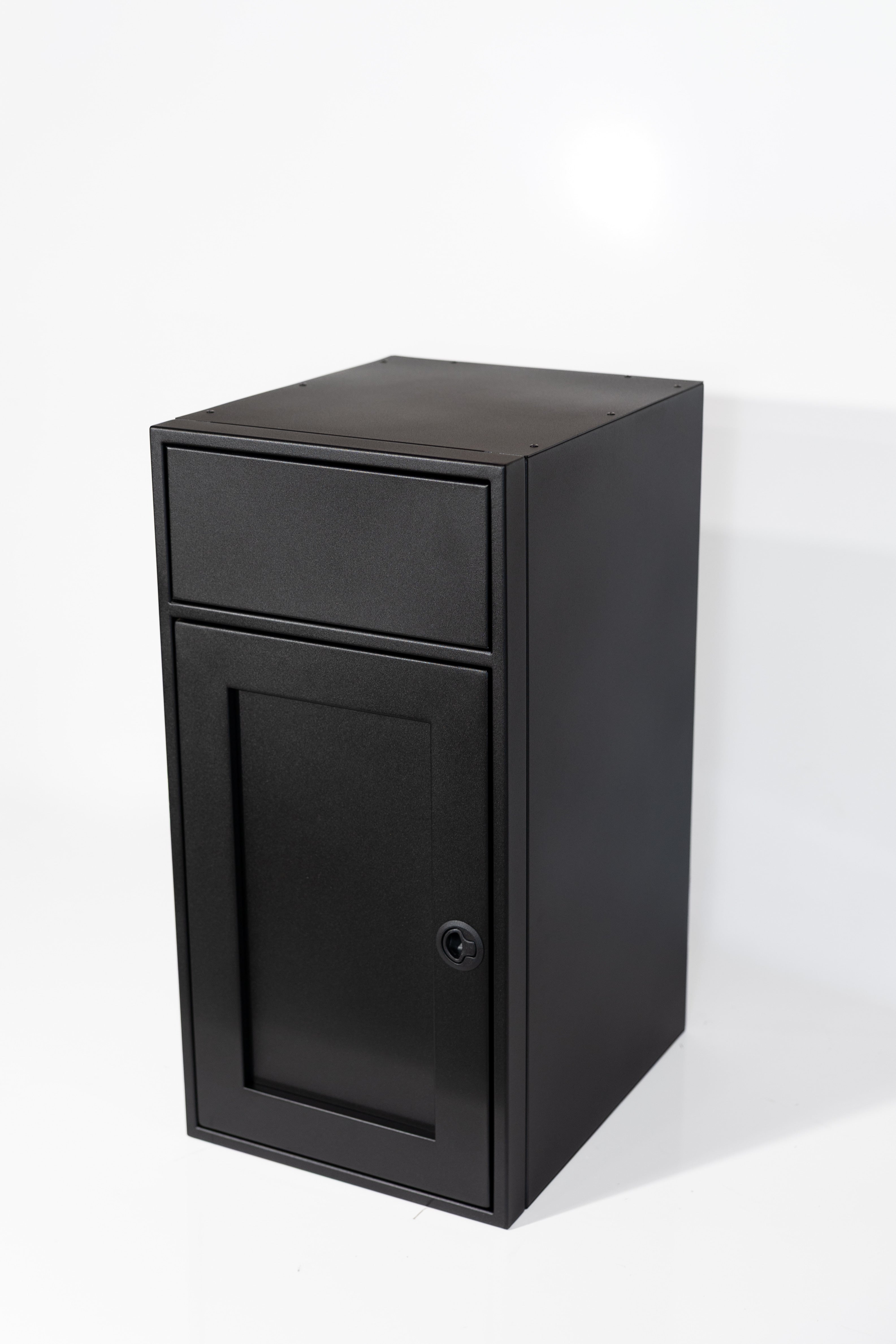 Van Wife Components - Kitchen Sink Base Cabinet - 18" Wide