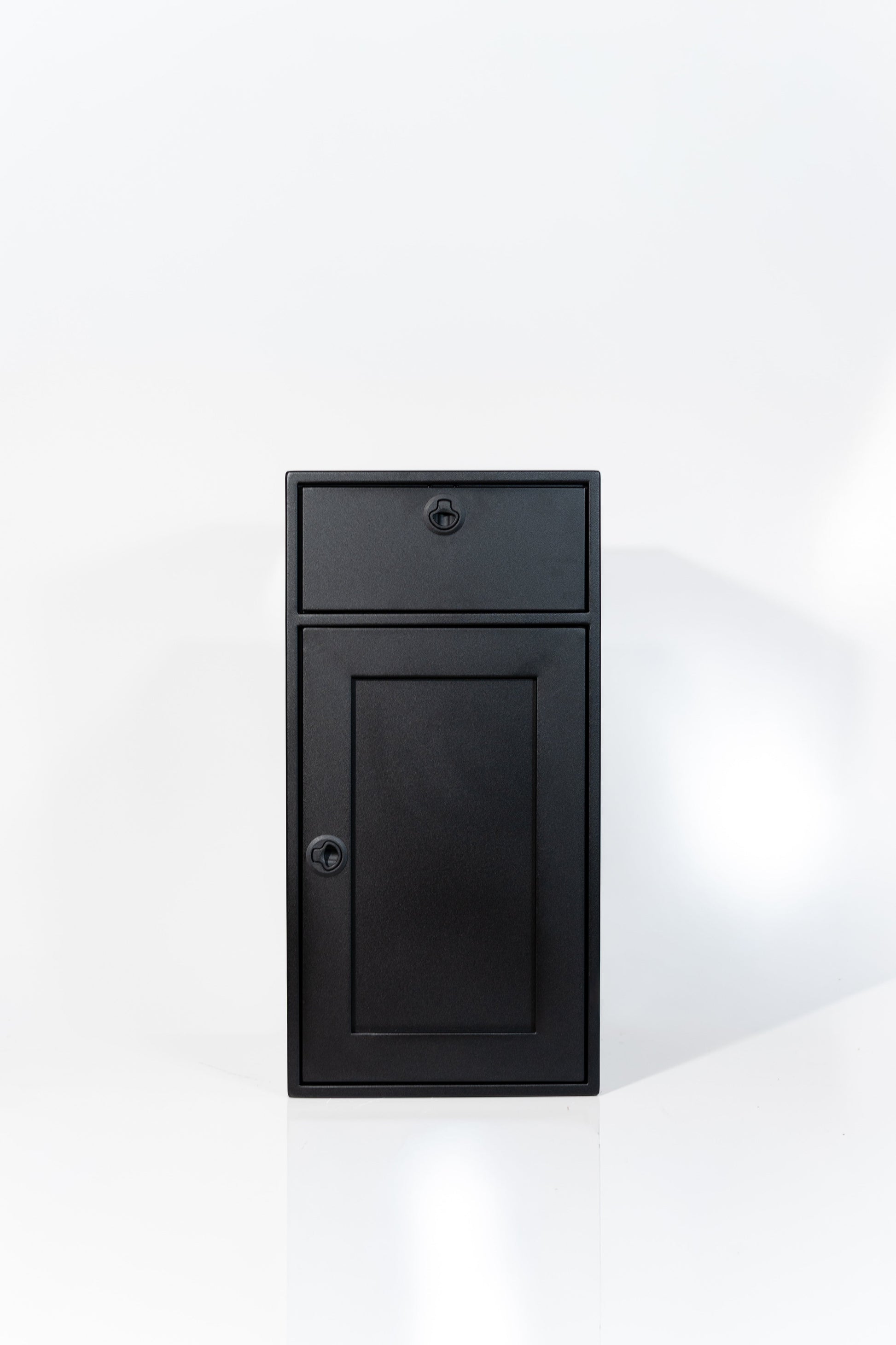 Van Wife Components - 18" Kitchen Base Cabinet