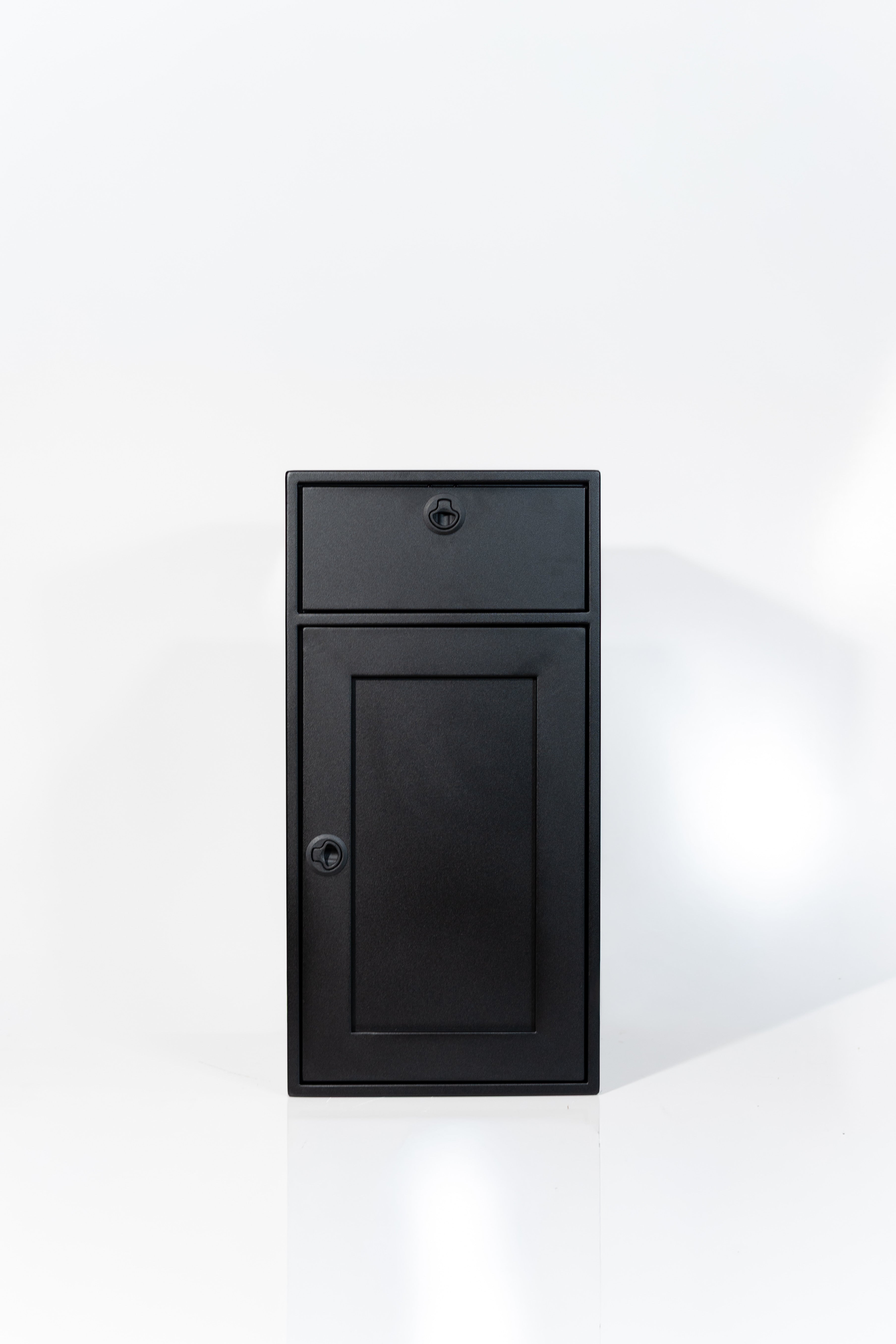 Van Wife Components - 18" Kitchen Base Cabinet