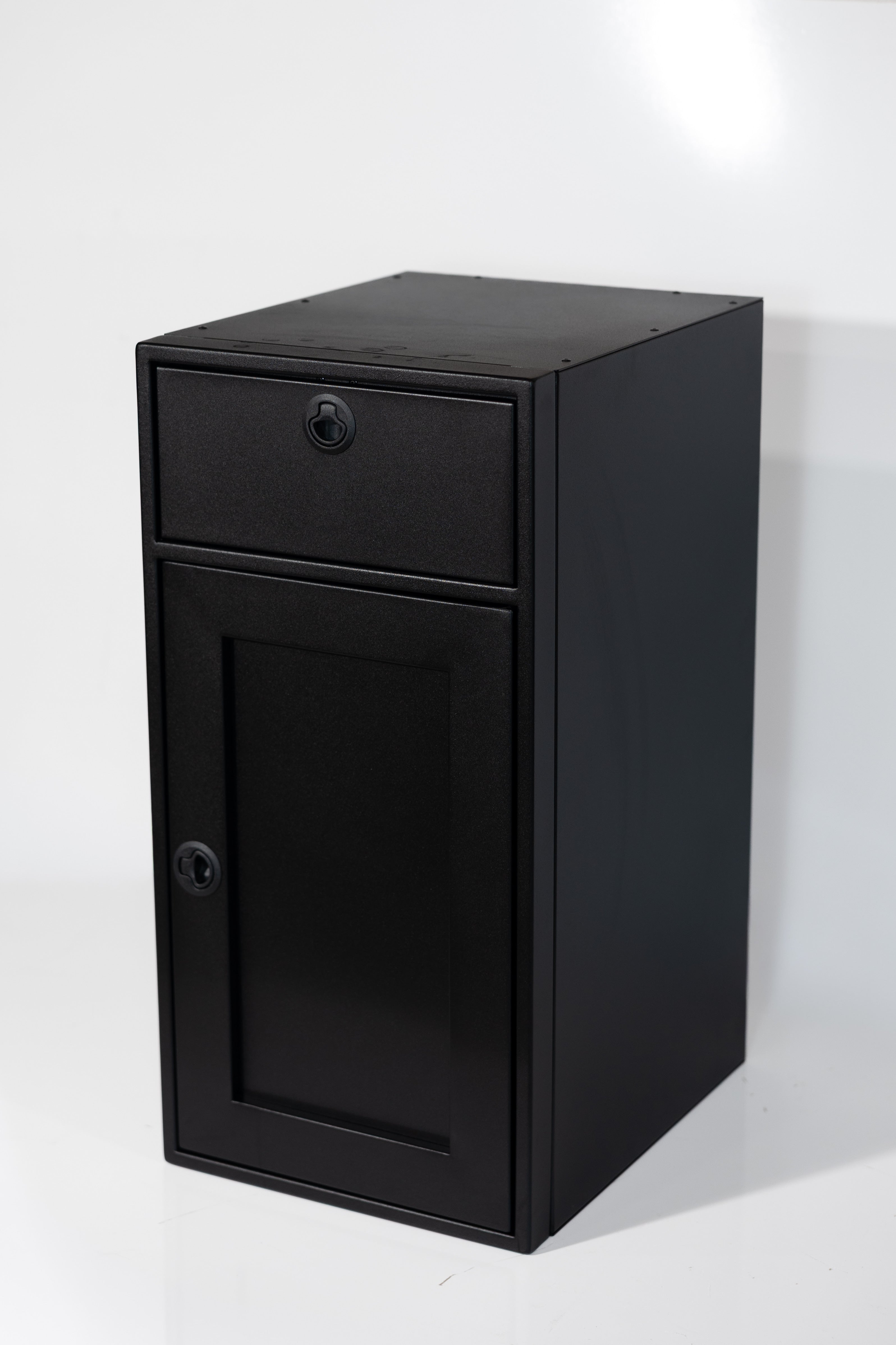 Van Wife Components - 18" Kitchen Base Cabinet