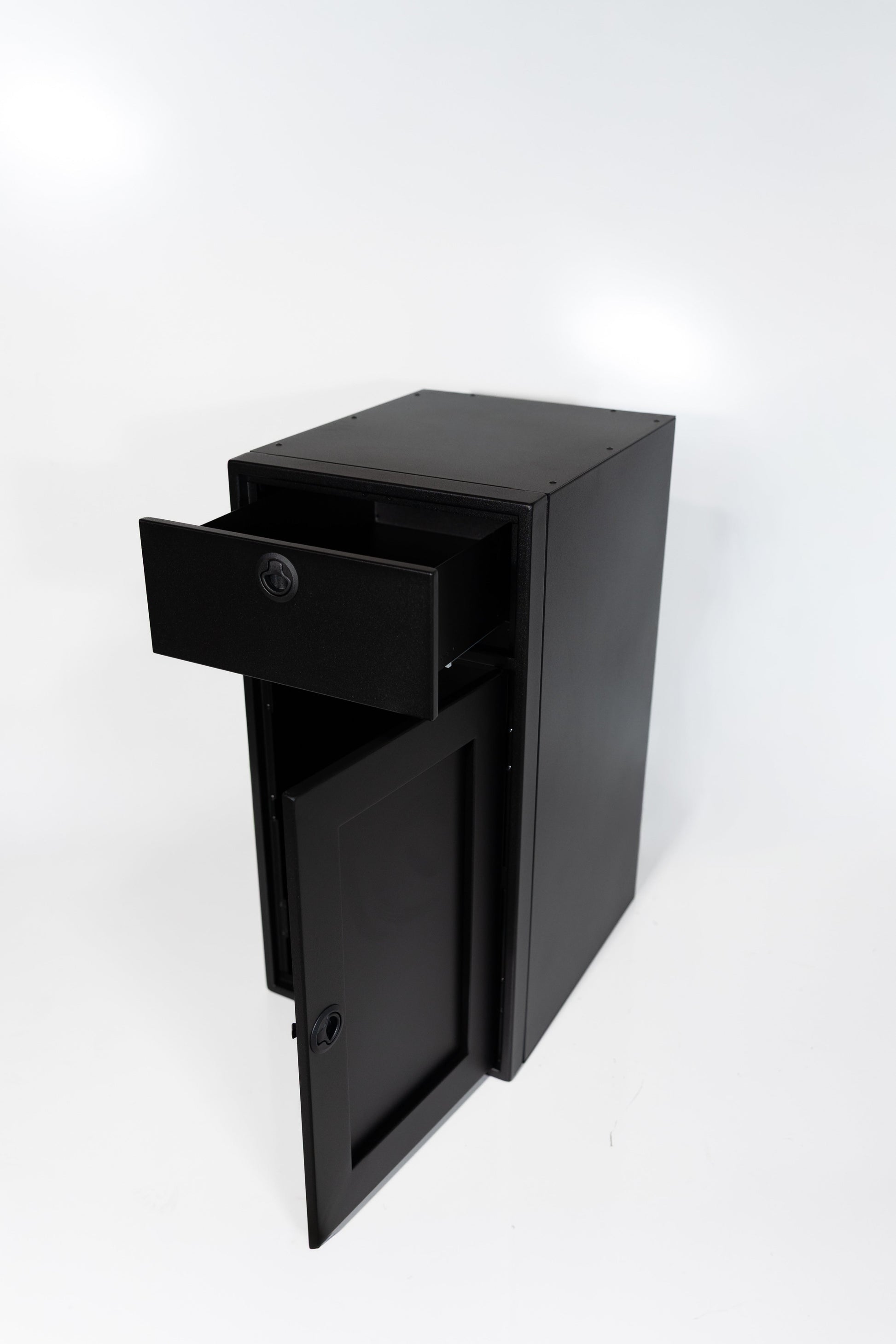 Van Wife Components - 18" Kitchen Base Cabinet