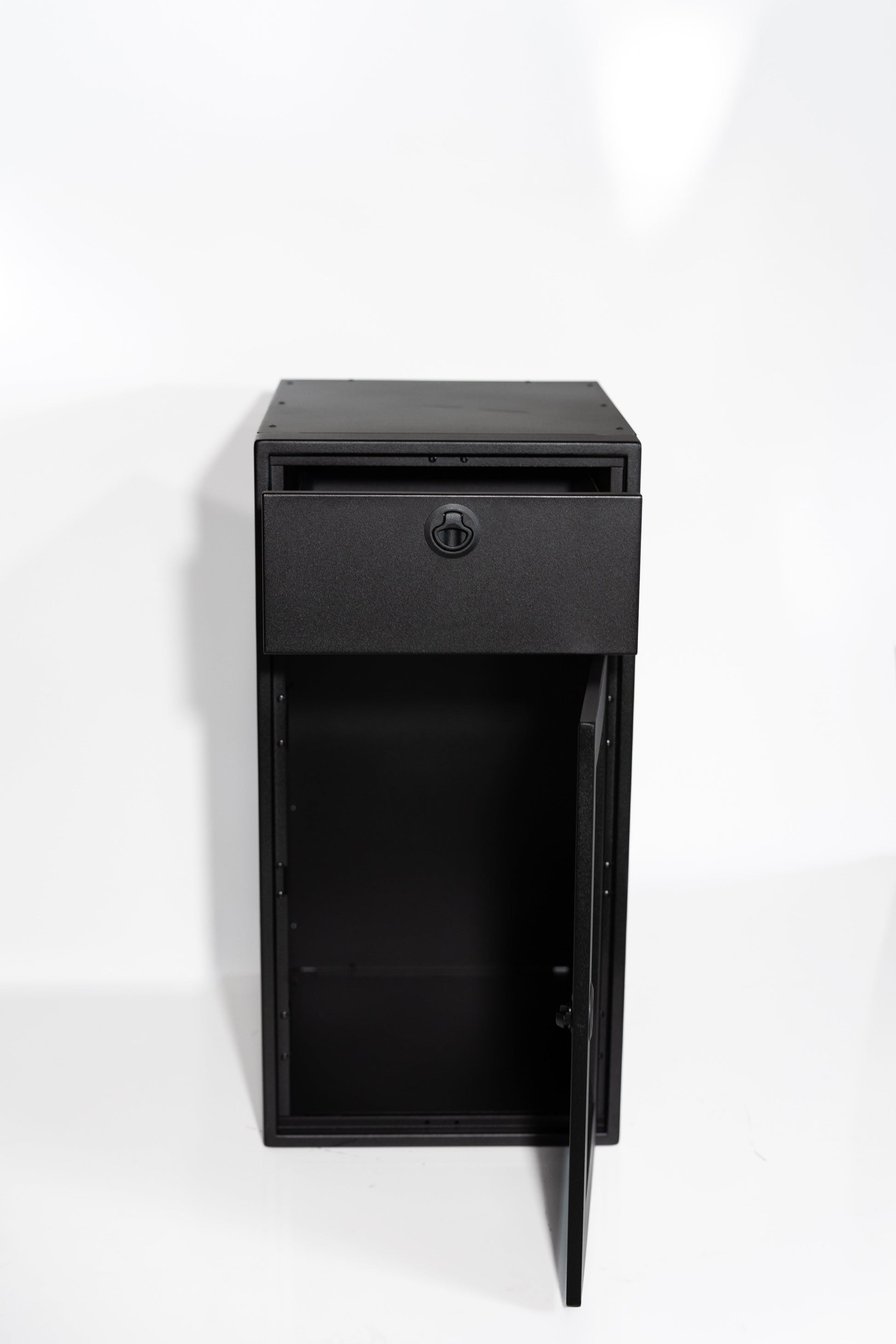 Van Wife Components - 18" Kitchen Base Cabinet