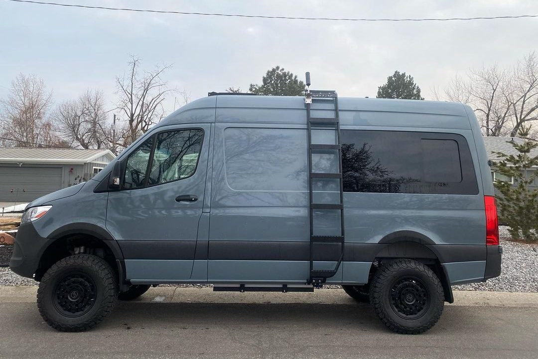 AM Auto - Sprinter - Driver Side - Rear Window - Half Slider w/ Screen - 144" WB