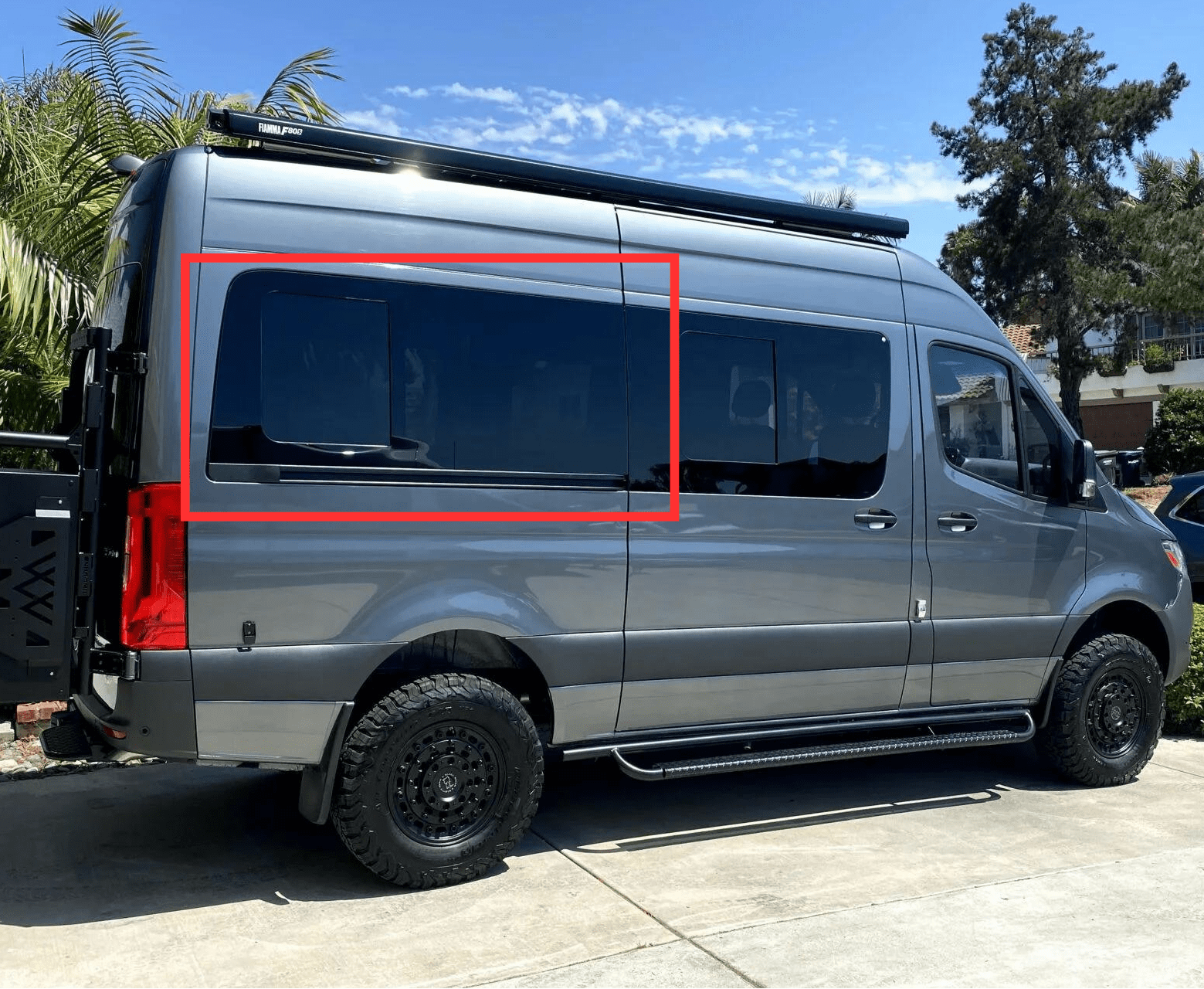 AM Auto - Sprinter - Passenger Side - Rear Window - Half Slider w/ Screen - 144" WB