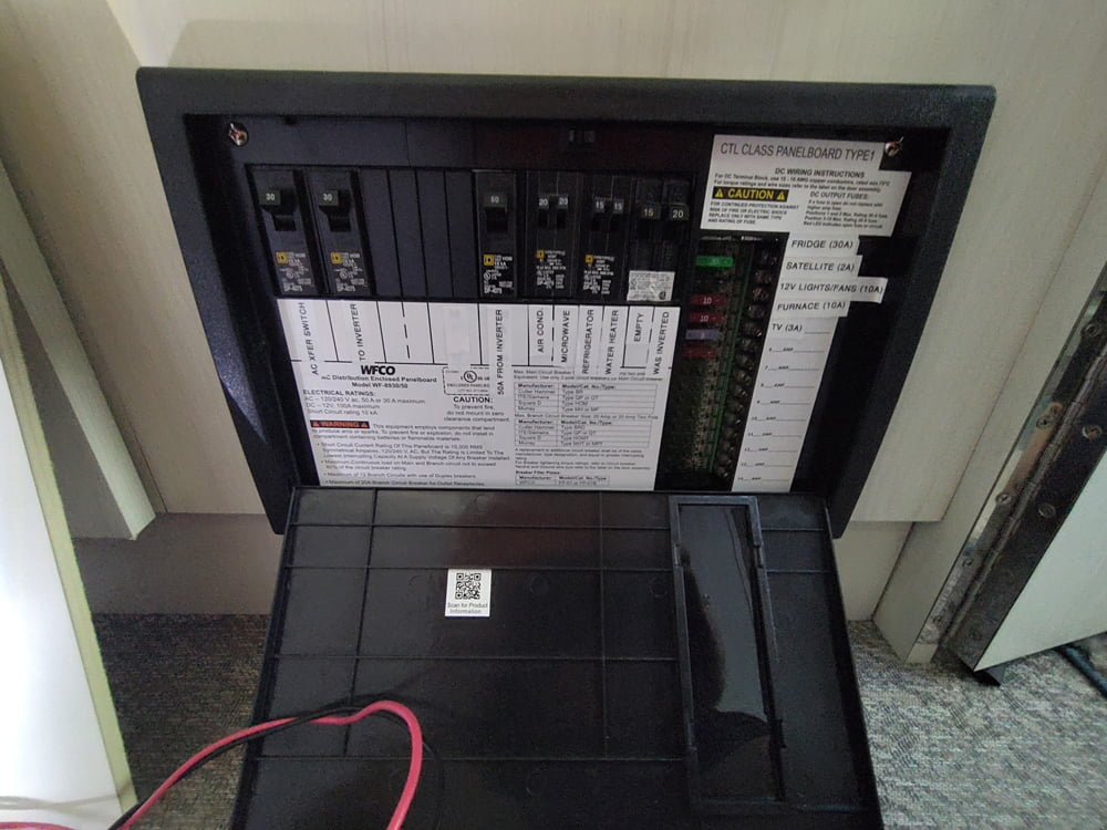 WFCO WF-8930 Combo 120-Volt AC and 12-Volt DC Load Center