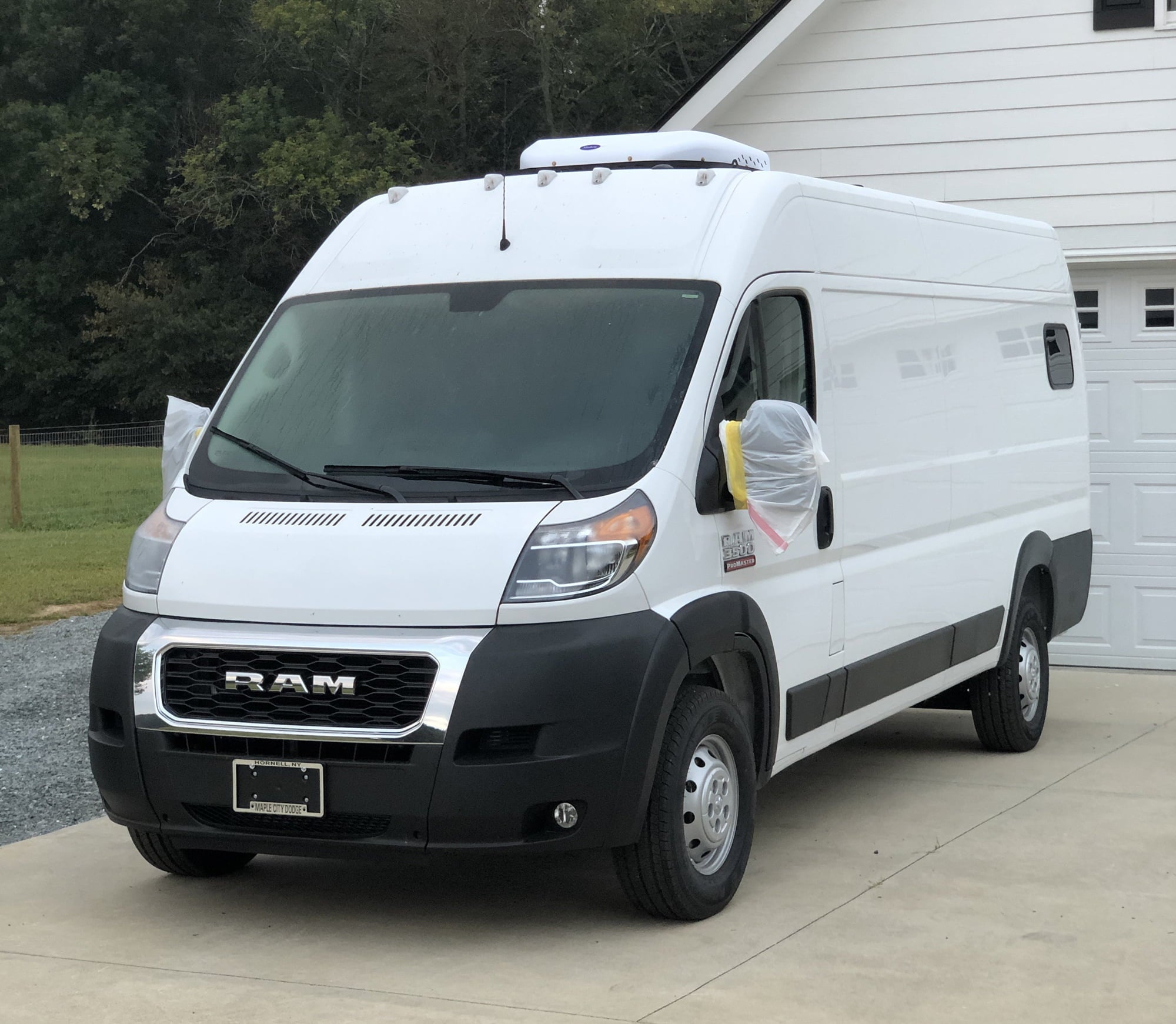 Mabru RV 12000 -12 Volt DC Air Conditioner (12,000 BTU)