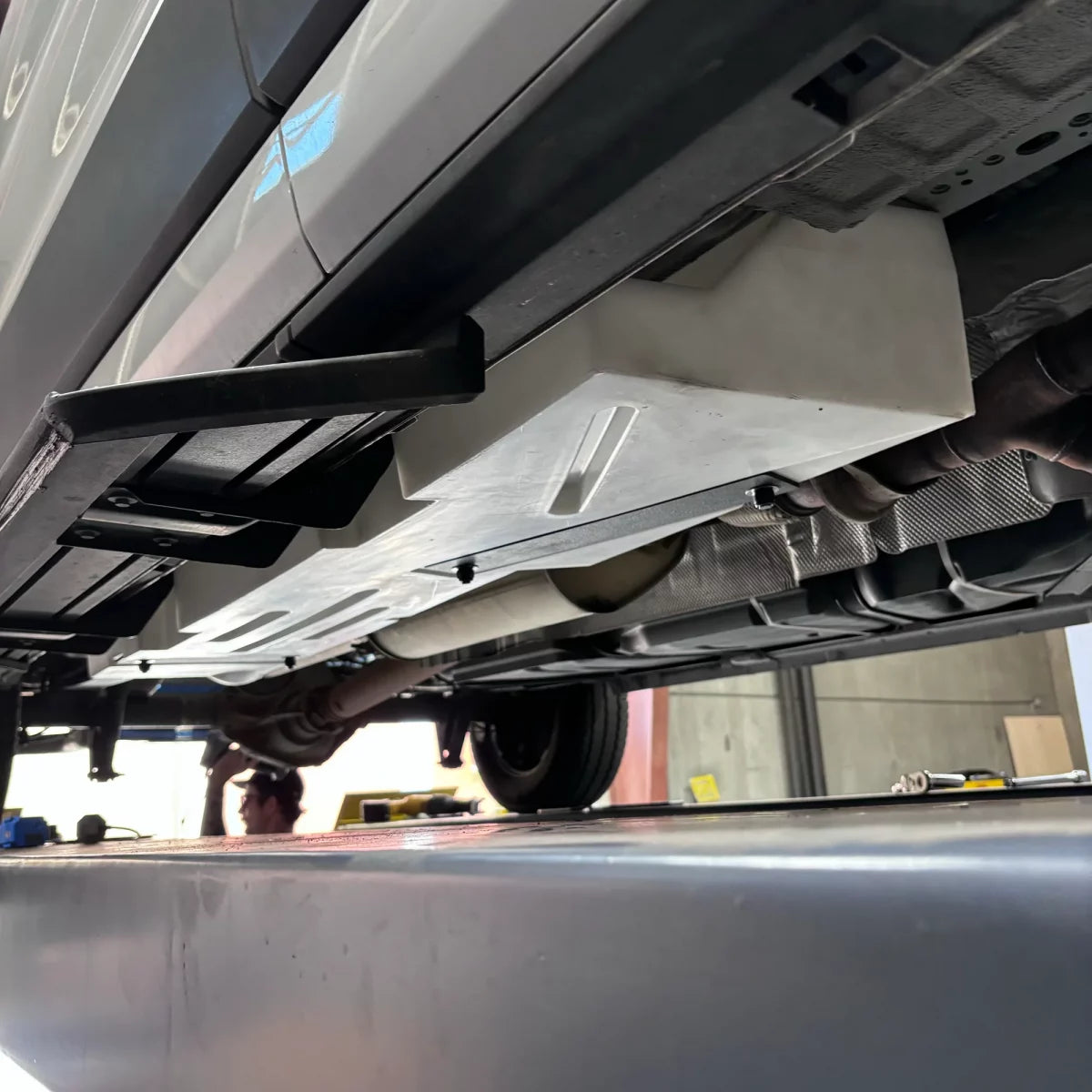 20 Gallon Undercarriage Water Tank - Transit (Passenger Side)