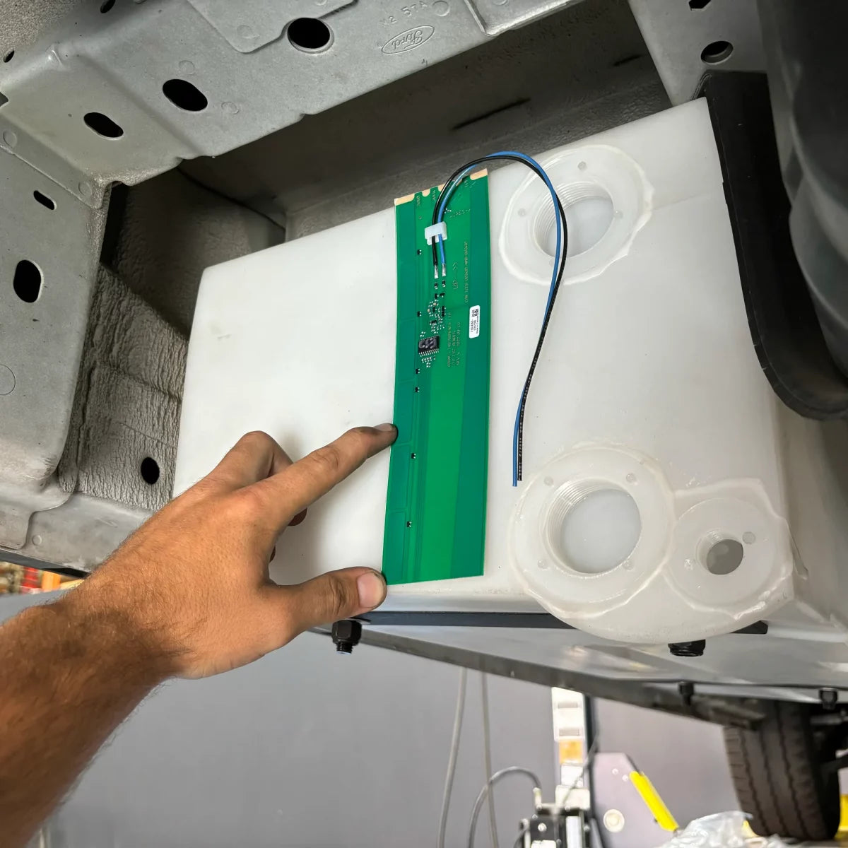 22 Gallon Undercarriage Water Tank - Transit (Driver Side)