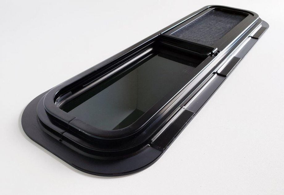 AM Auto  - Universal - Driver Side - Bunk Window - Half Slider w/ Screen - 30 3/4" x 9 1/2"