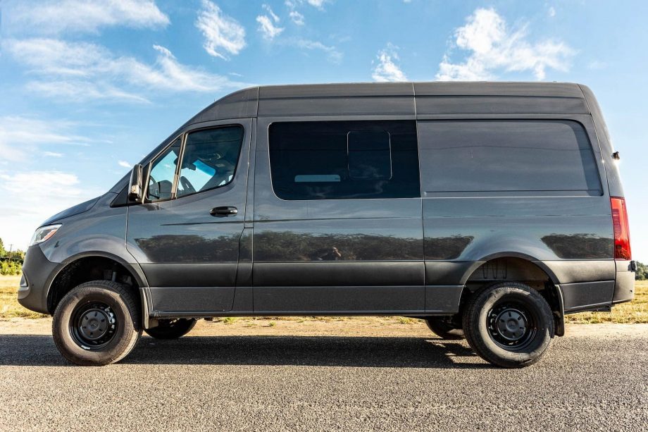 AM Auto - Sprinter - Driver Side - Forward Window - Half Slider w/ Screen