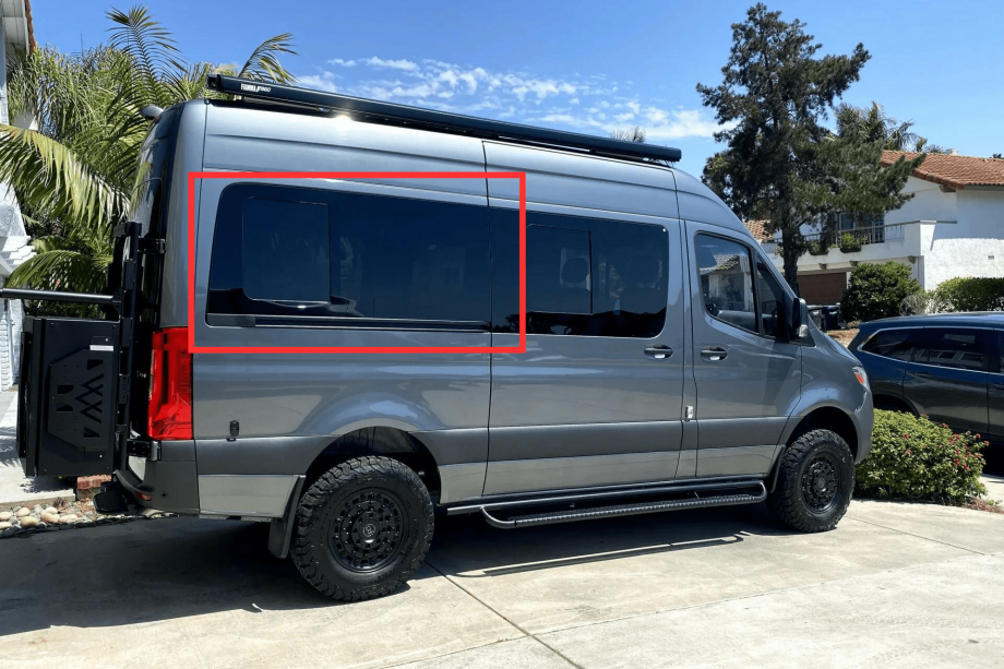 AM Auto - Sprinter - Passenger Side - Rear Window - Half Slider w/ Screen - 144" WB