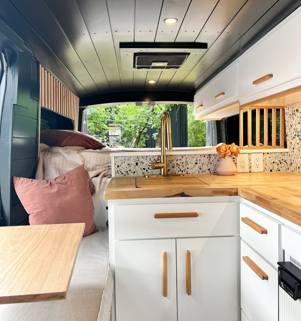 Stacis-Van
